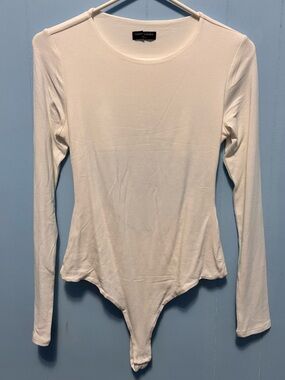 naked wardrobe White Long-Sleeve Crewneck Bodysuit